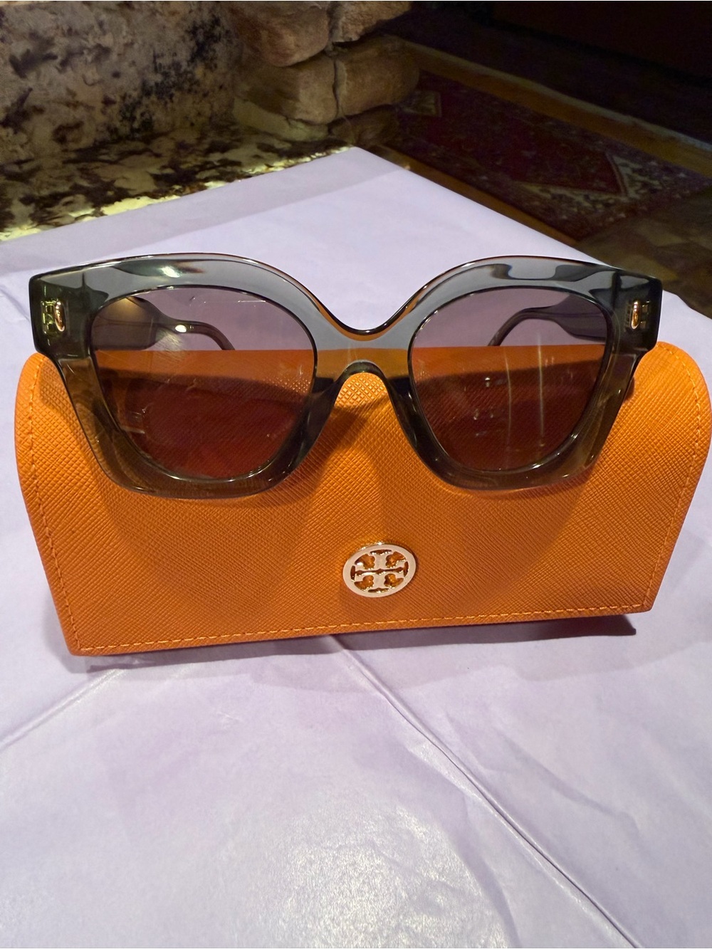 Tory Burch NWOT Miller Sage Green Translucent Sunglasses Orange Case Dusty